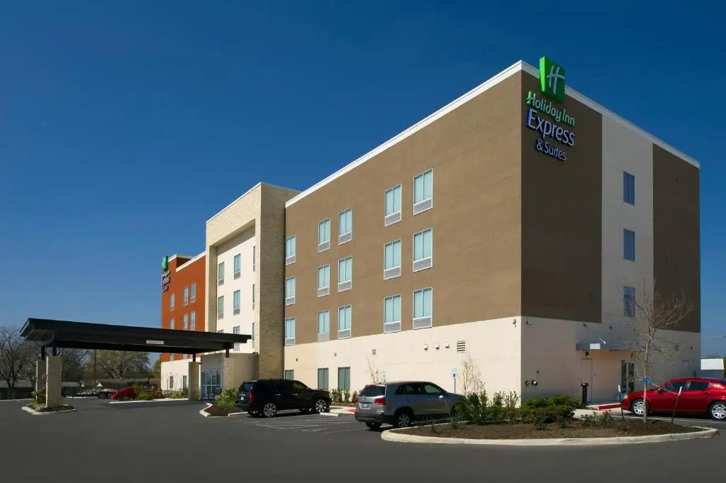 photo 1 of Holiday Inn Express & Suites New Braunfels