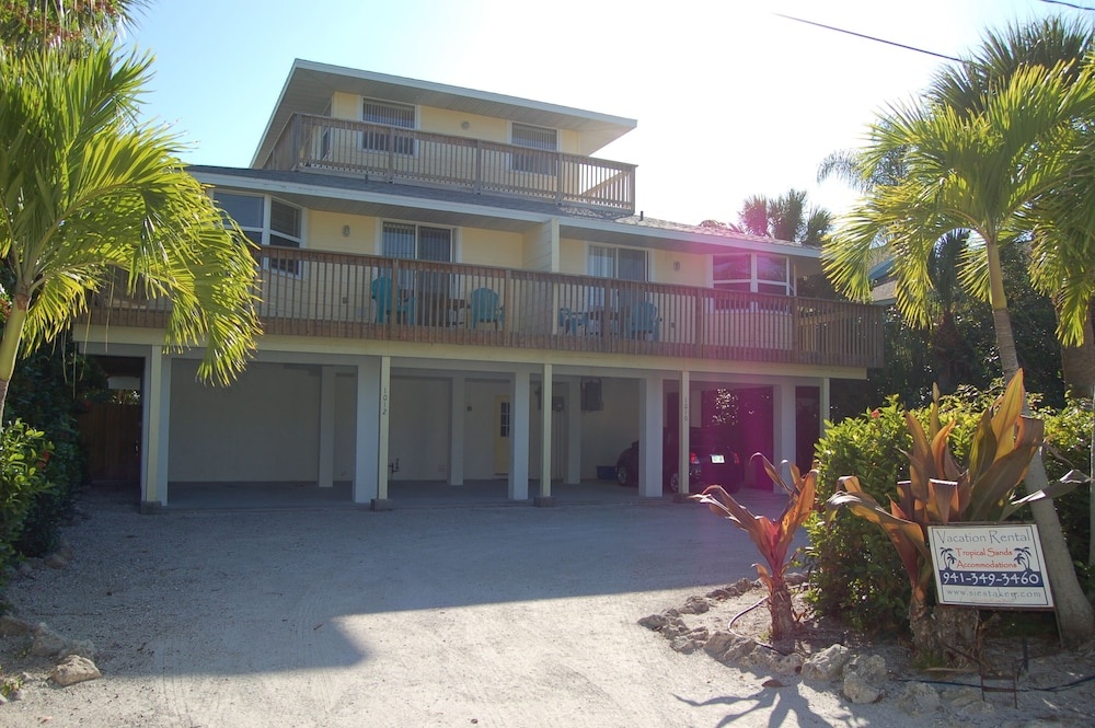 photo 1 of 1012 Point of Rocks Road 3 Bedrooms 3 Bathrooms Duplex
