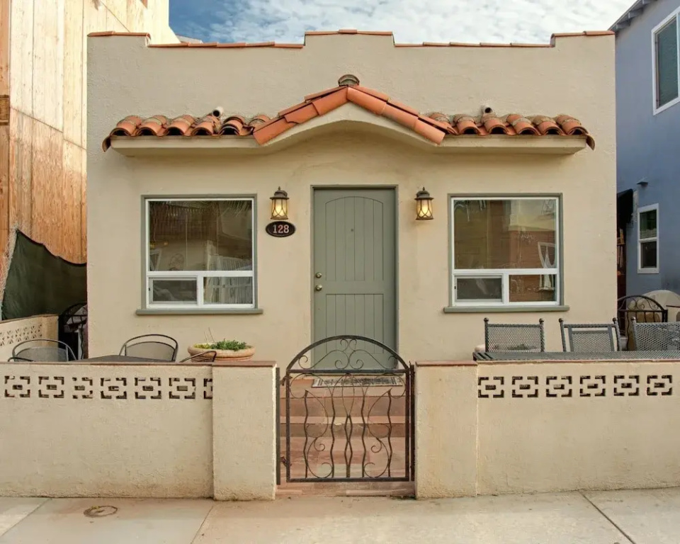 photo 1 of 128 39th Street B (68439) - 2 Br townhouse by RedAwning