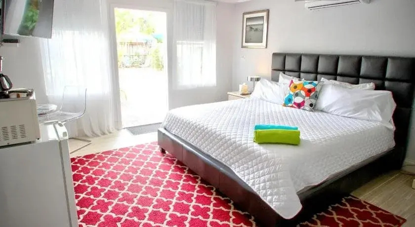 photo 1 of Las Olas Guesthouse @ 15th Avenue