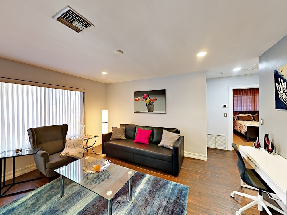 photo 1 of 1500 SW 22nd Street Home 3 Bedrooms 2 Bathrooms Home