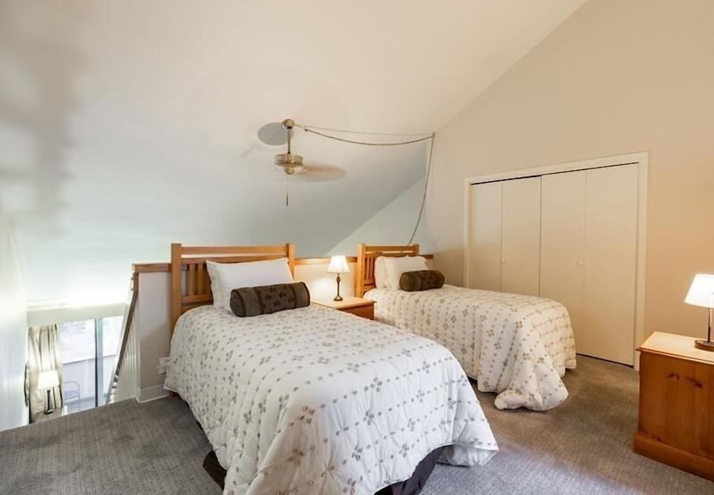 photo 1 of 17 Vail Road 3 Bedroom Condo by RedAwning