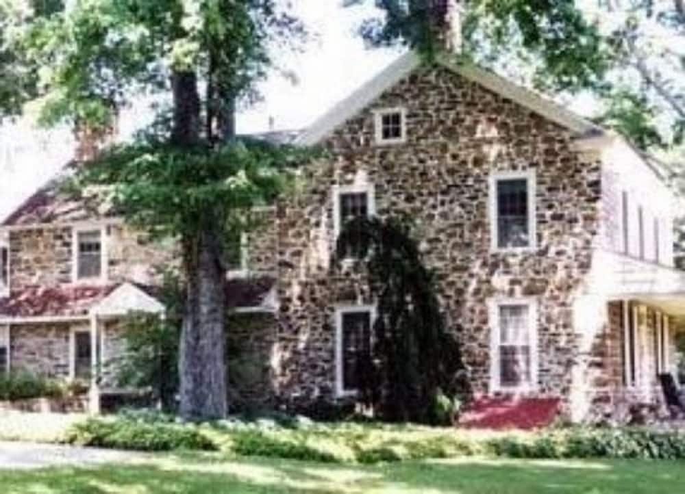 photo 1 of 1732 Folke Stone Bed and Breakfast