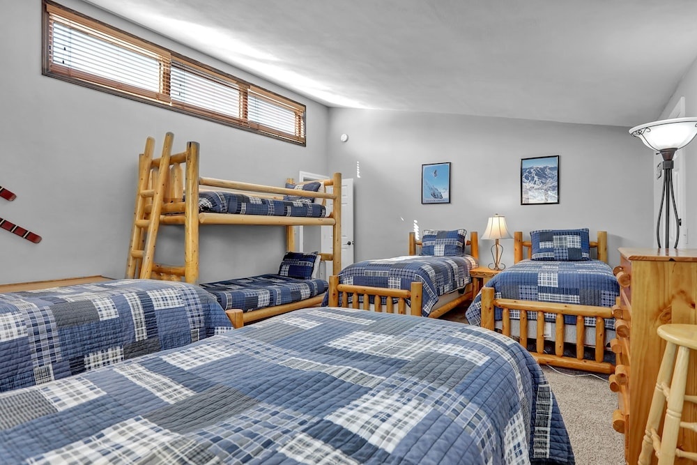 photo 1 of 177 Lake Street Condo Unit 24 4 Bedrooms 3 Bathrooms Condo