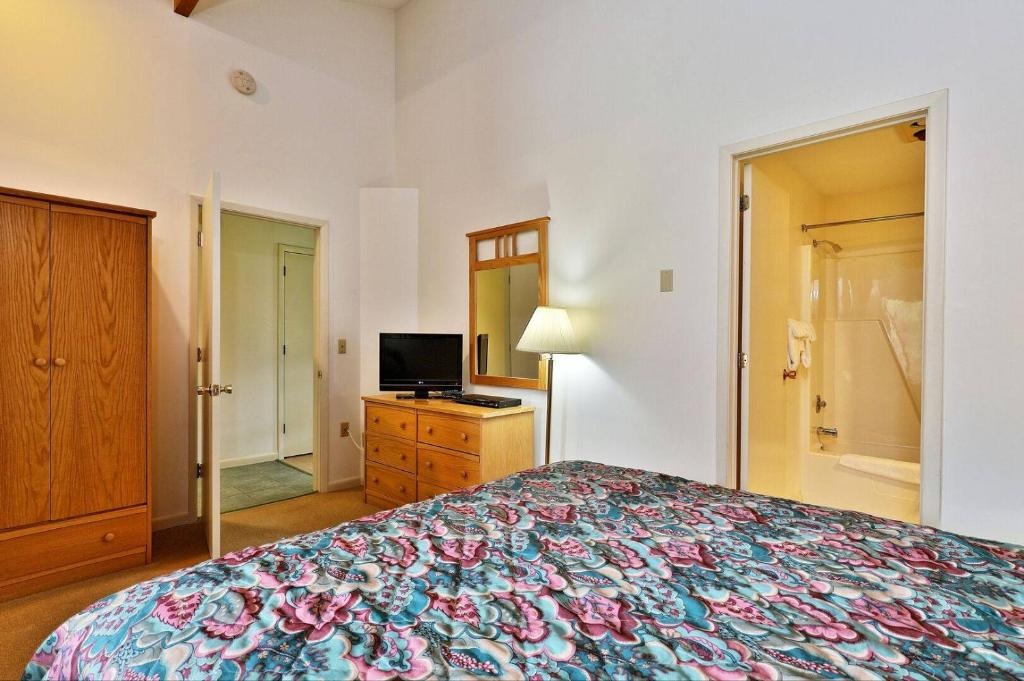 photo 1 of 21202 Cedarbrook two bedroom Suite