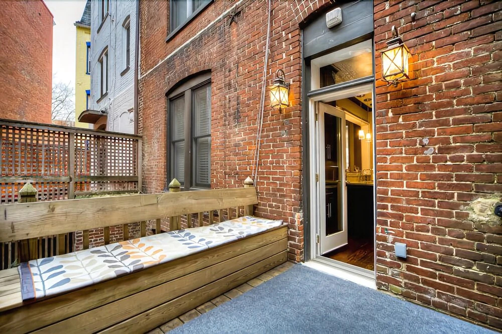 photo 1 of 2123 Northwest Apartment #1015 - 2 Br Apts