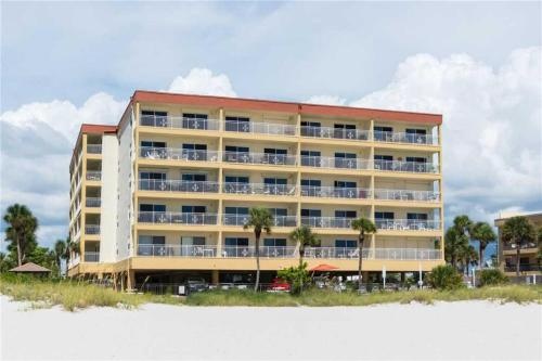 photo 1 of 214 Madeira Norte Condo by RedAwning