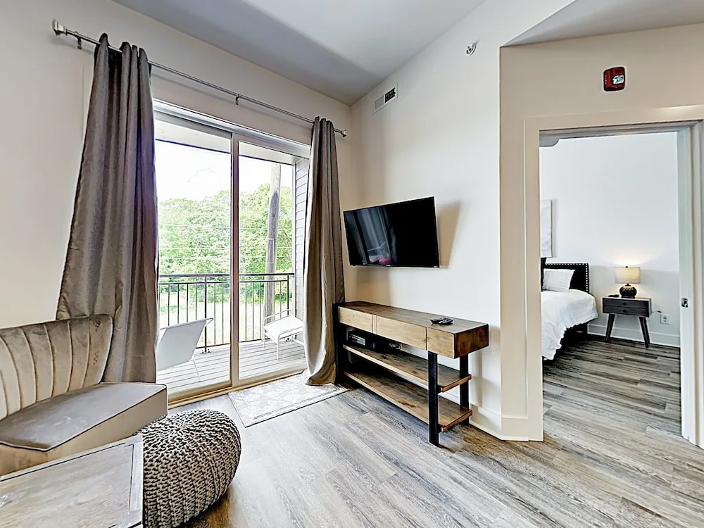 photo 1 of 2519 Nashville (1655-163747) - 2 Br Apts