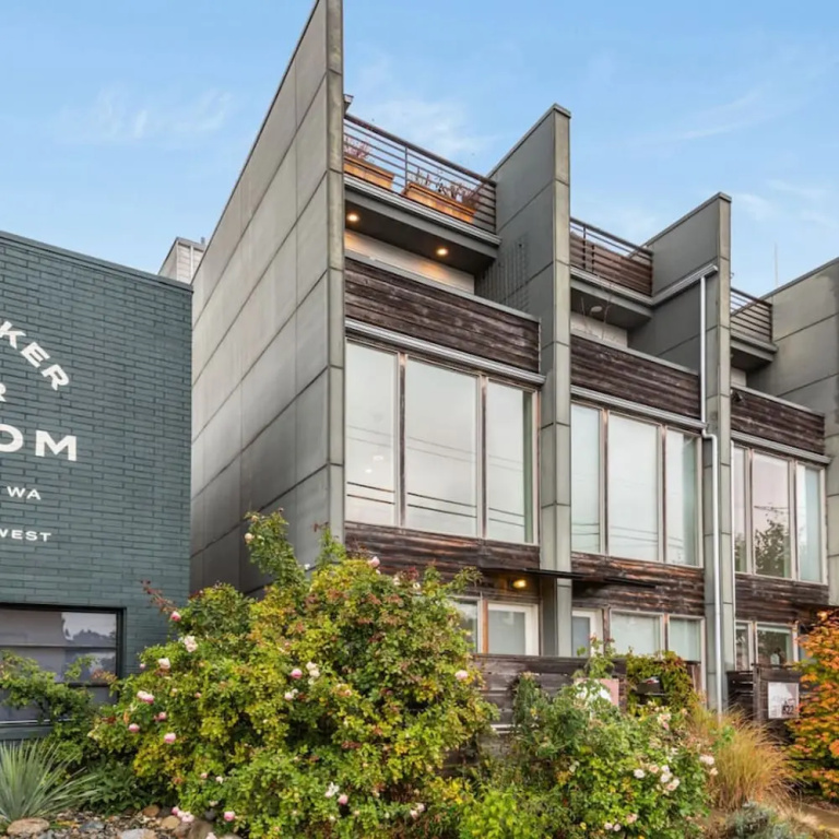 photo 1 of 2BR 2BA The Ballard Modish Seattle w Rooftop View