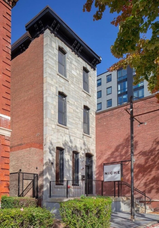 photo 1 of 4003 Chestnut 1A in Philadelphia