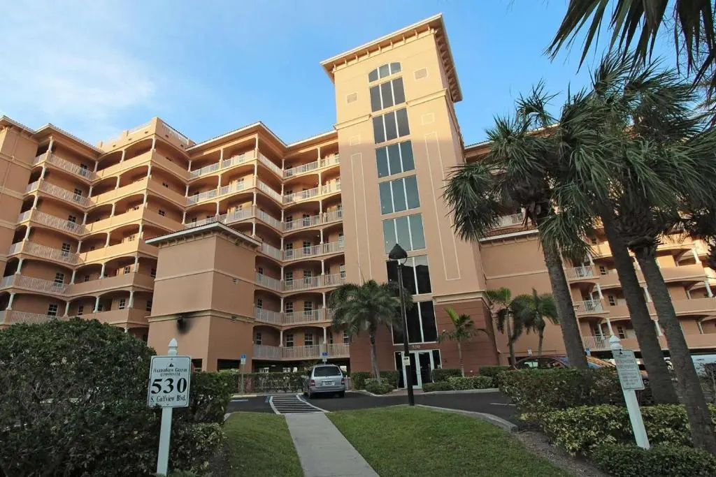 photo 1 of 806 Harborview Grande