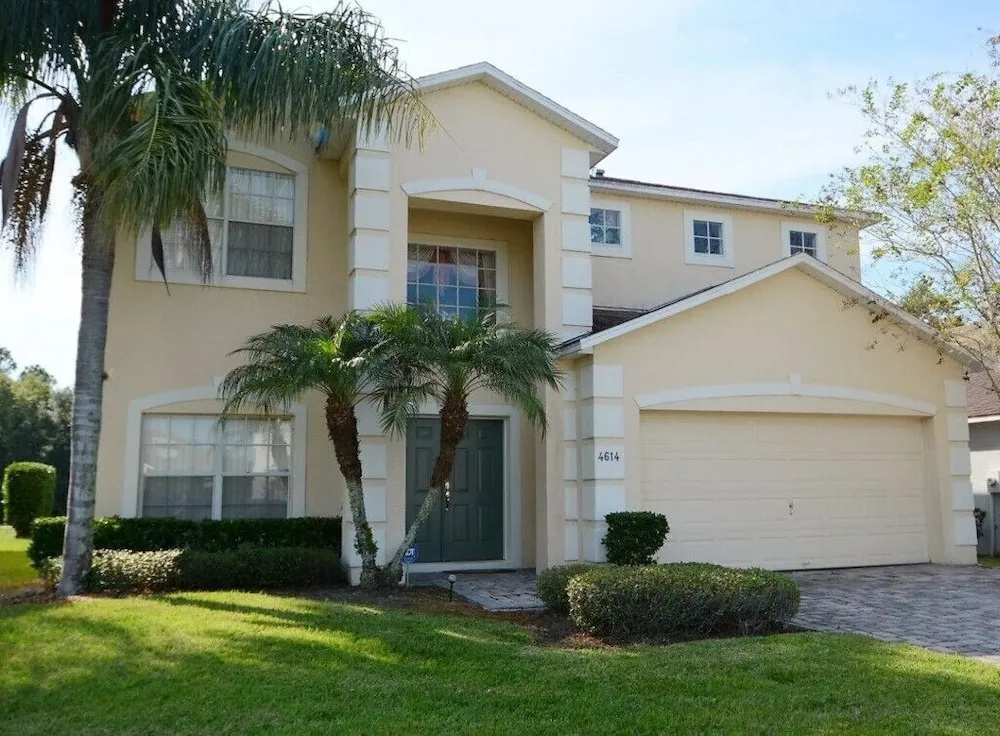 photo 1 of 86340 2-story Pristine 4-bed Pool Home W/hot Tub & Balcony