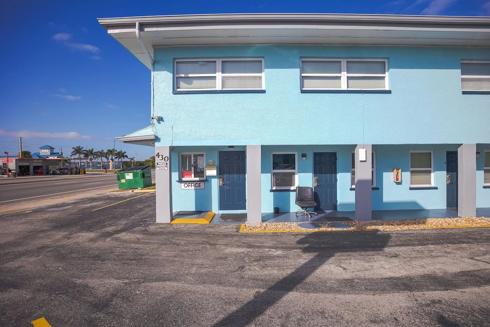 photo 1 of Aladdin Motel