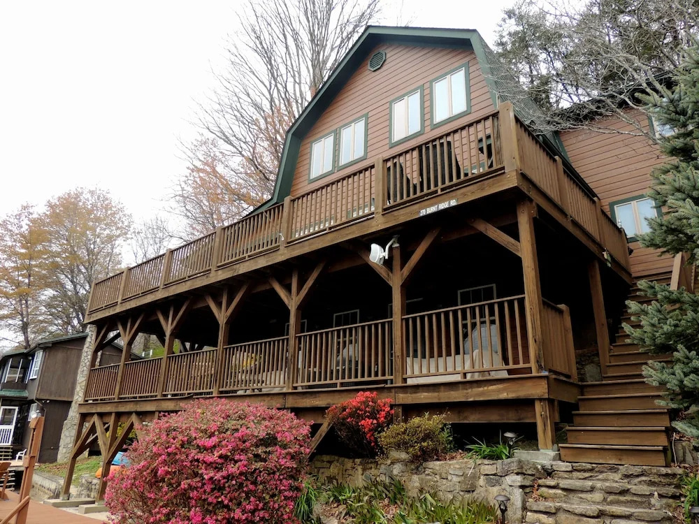 photo 1 of Allure Of The Lake 3 Bedrooms 2 Bathrooms Home
