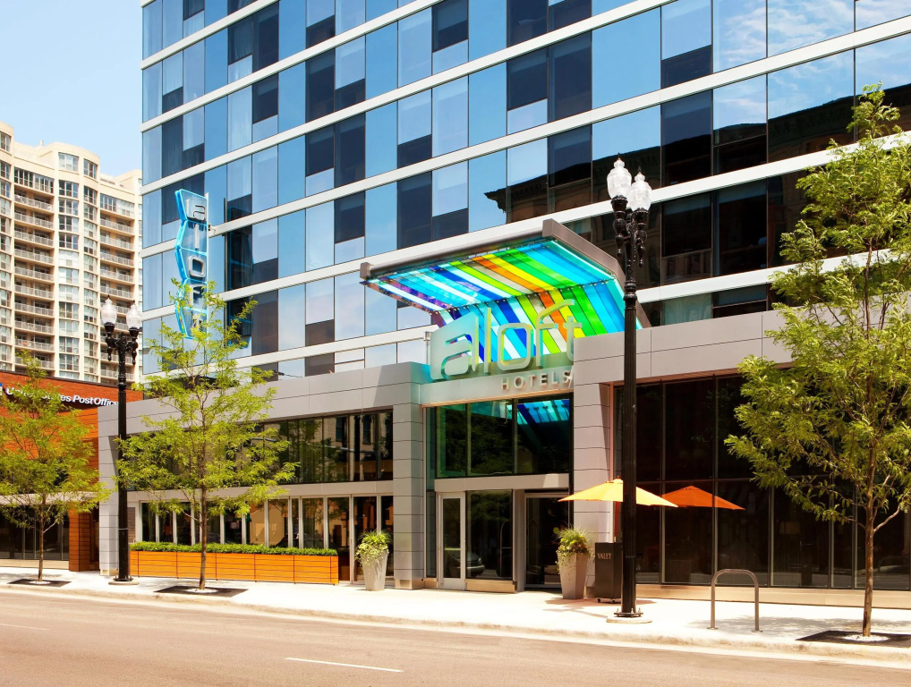 photo 1 of Aloft by Marriott Chicago Downtown River North
