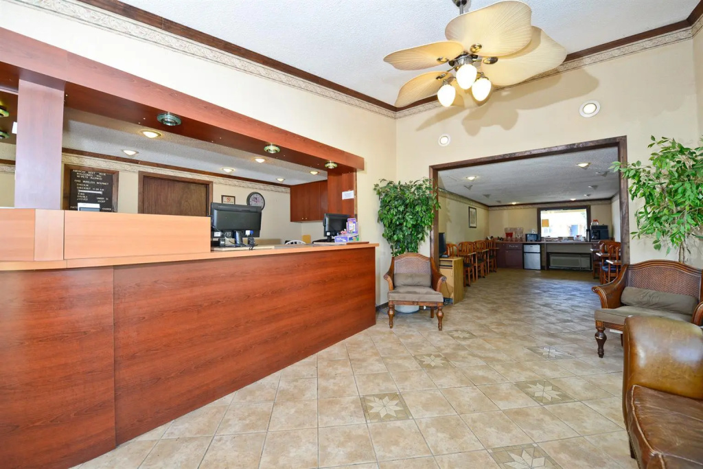 photo 1 of Americas Best Value Inn & Suites Warren Detroit