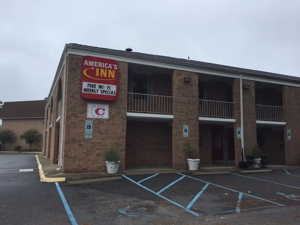 photo 1 of America's Inn