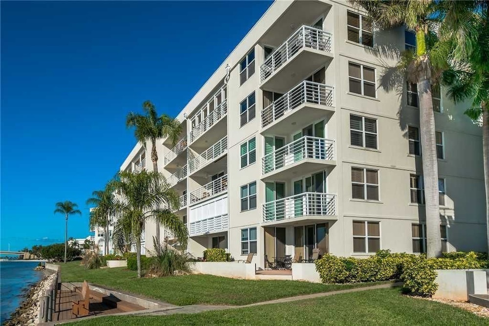 photo 1 of Bahia Vista 15567 - Two Bedroom Condo