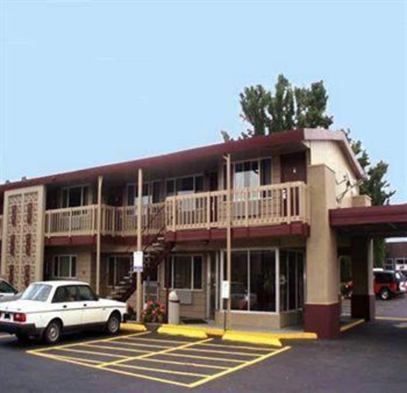 photo 1 of Banfield Motel