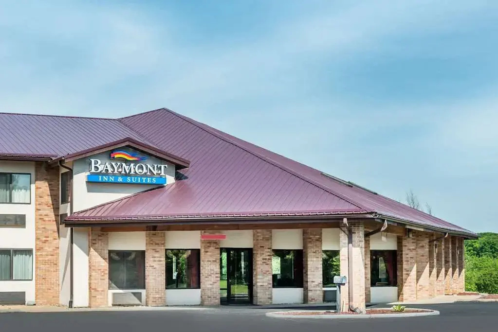photo 1 of Baymont Inn & Suites Warrenton