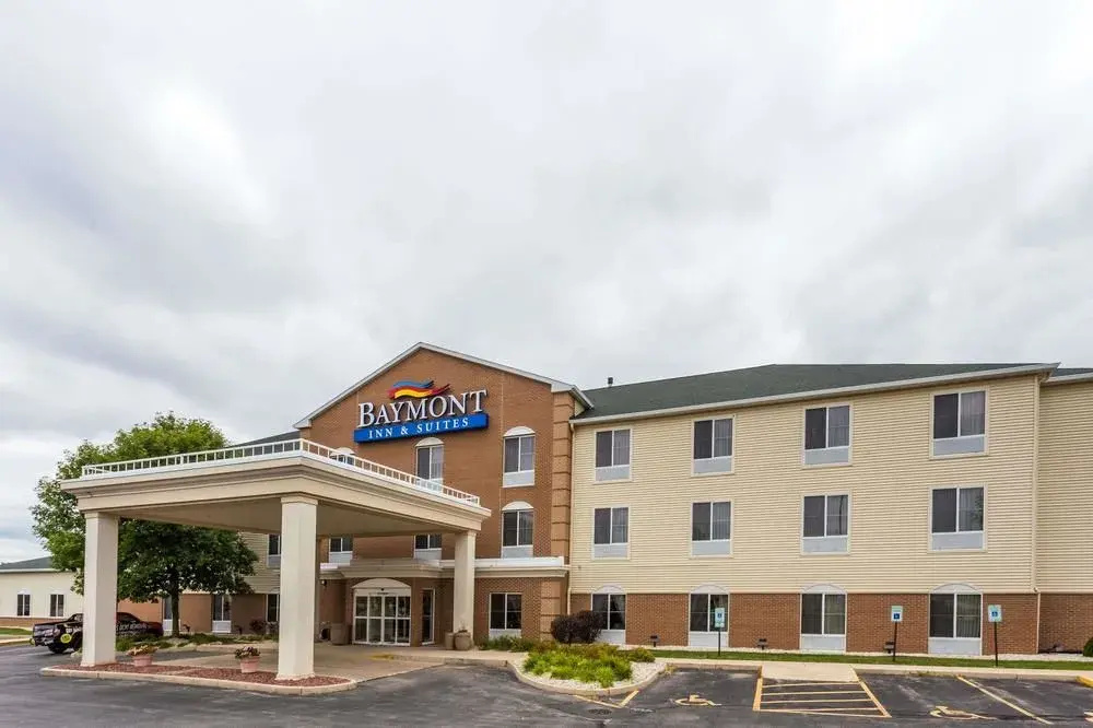 photo 1 of Baymont Inn & Suites Waterford/Burlington Wi