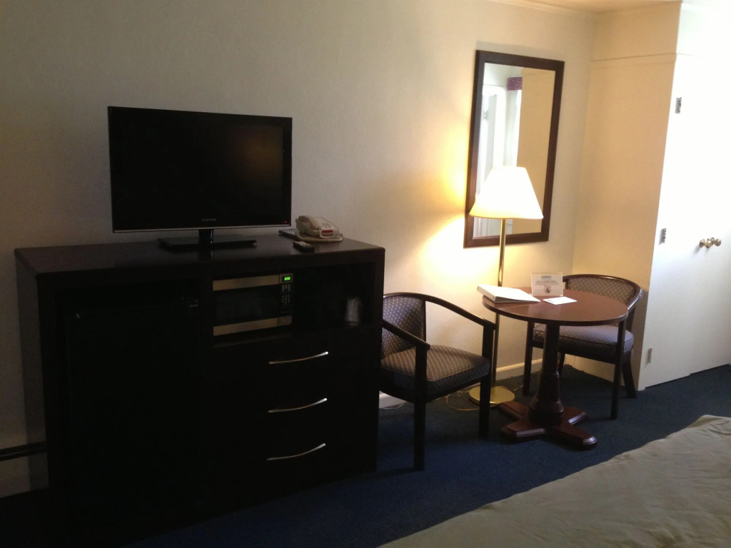 photo 1 of Berkshire Inn