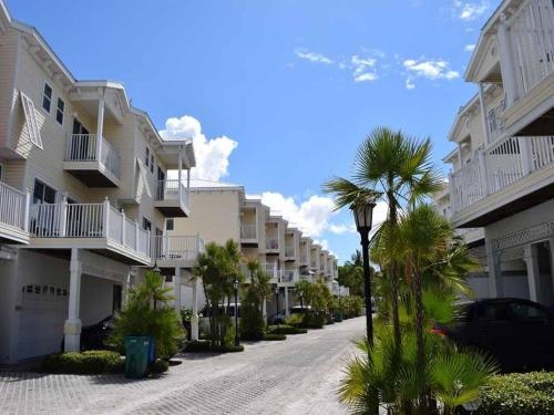 photo 1 of Bermuda Bay 1415 by RedAwning