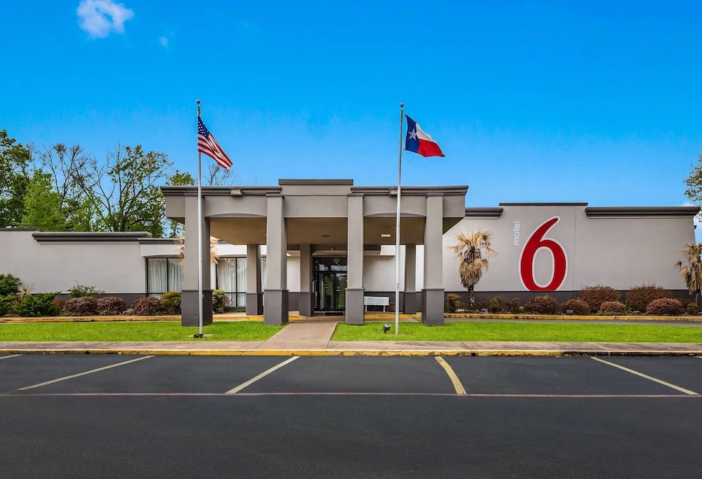 photo 1 of Motel6 Henderson, Tx