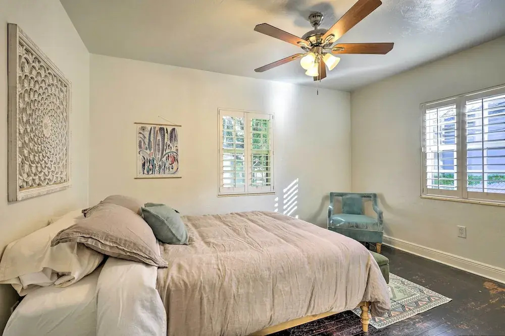 photo 1 of Biscayne Park Vacation Rental w/ Yard!