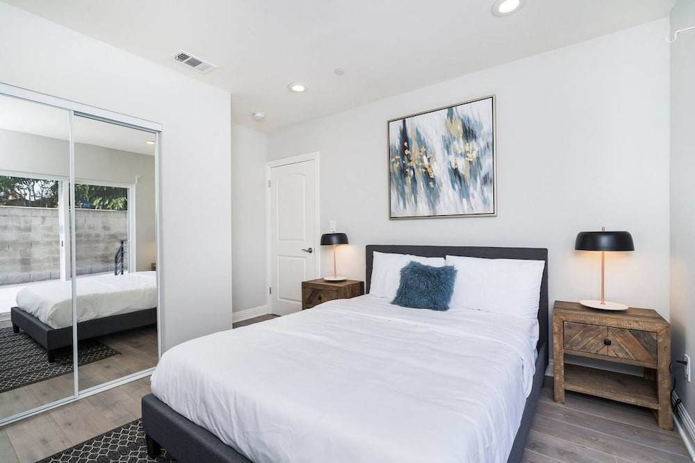 photo 1 of Brand NEW Luxury Modern 3bdr Townhome In Silver Lake