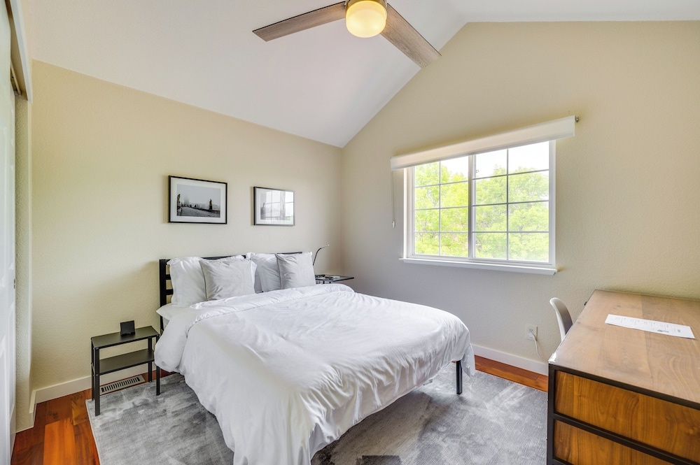 photo 1 of 13 Mi to Dtwn Denver: Arvada Townhome w/ Deck