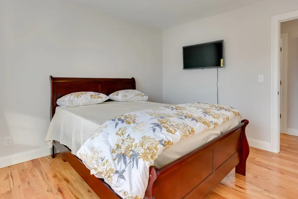 photo 1 of Bright Newark Vacation Rental Near New York!