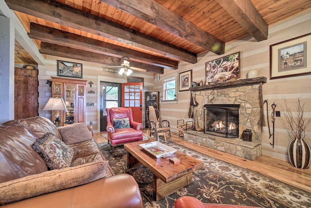 photo 1 of Bryson City Cabin w/ Hot Tub ~ 10 Mi to Dtwn!