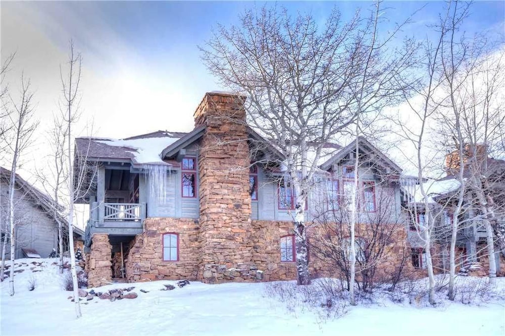 photo 1 of Buckhorn Townhome #9 4 Bedrooms 5 Bathrooms Townhouse