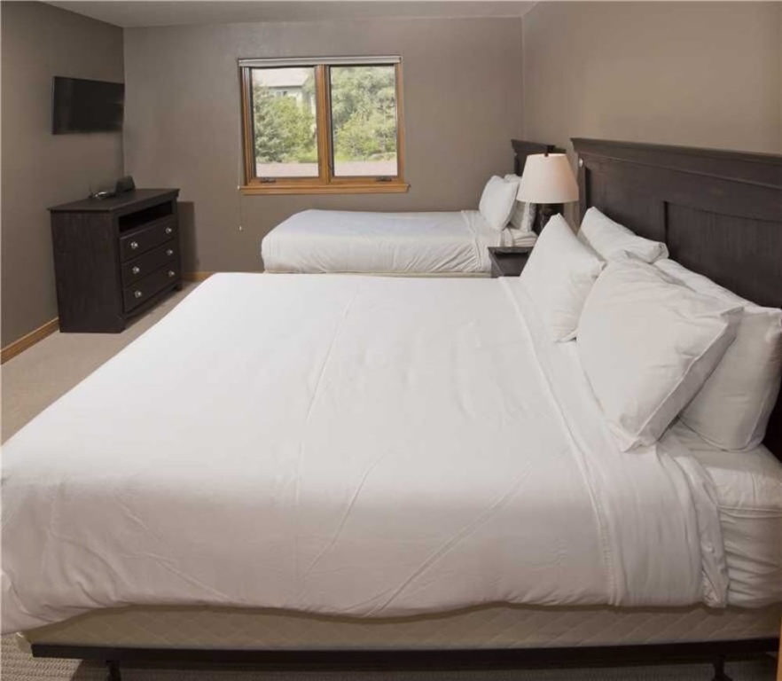 photo 1 of Canyon Run B203 3 Bedrooms 3 Bathrooms Townhouse