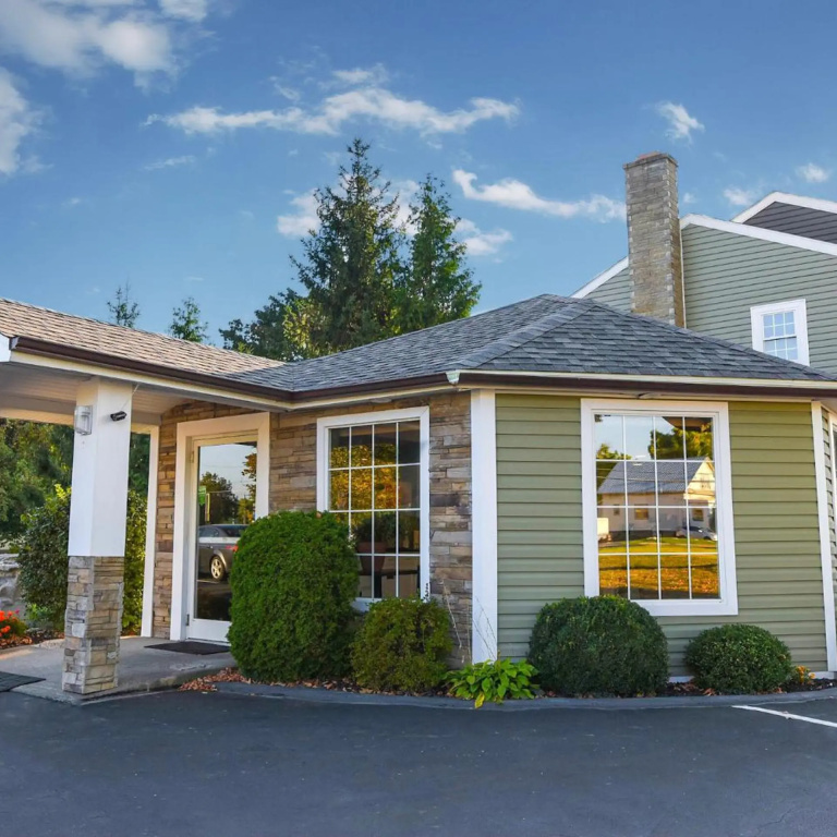 photo 1 of Capital Inn & Suites