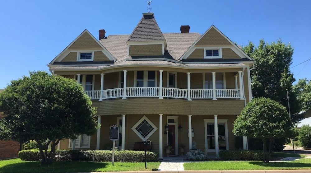 photo 1 of Captain's House on The Lake