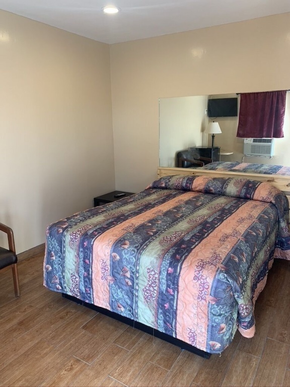 photo 1 of Carlton Motel