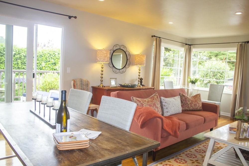 photo 1 of Charming Kismet Cottage! Aquarium Passes Included