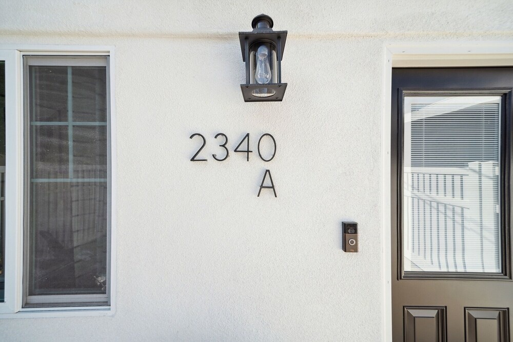 photo 1 of Chic Executive - Historic Floral Park Guest House 1 Bedroom Bungalow by Redawning