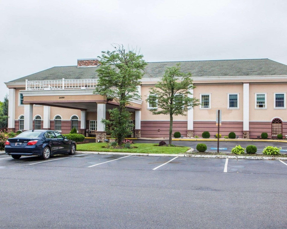 photo 1 of Clarion Hotel Palmer Inn Princeton
