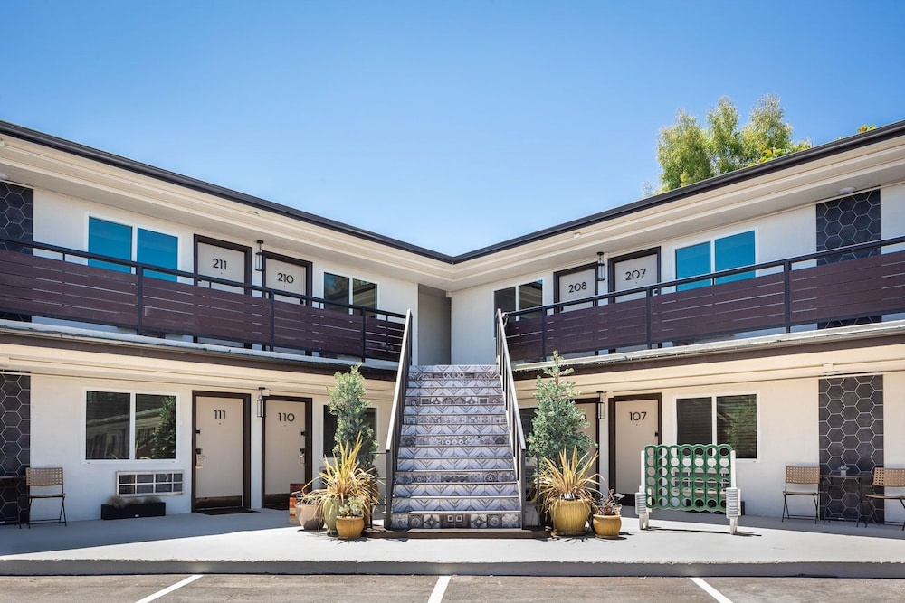 photo 1 of California Inn