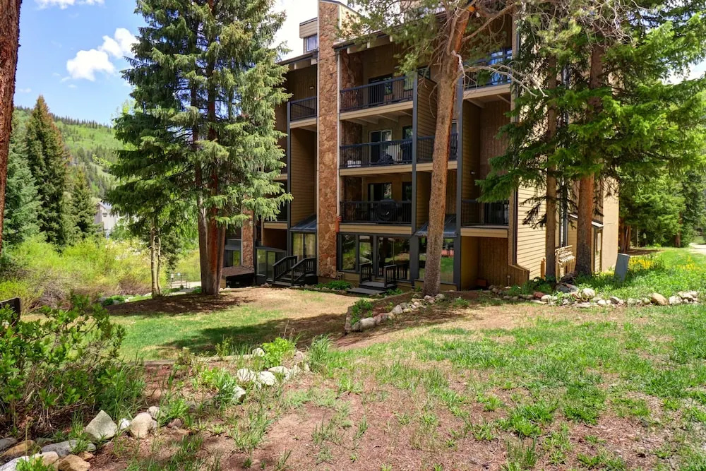 photo 1 of Cm321h Copper Mtn Inn Hotel Room by RedAwning