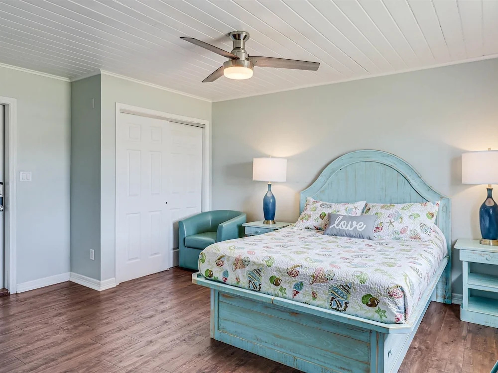 photo 1 of Coast Oaks Cottage 1 1 Bedroom Cottage by RedAwning