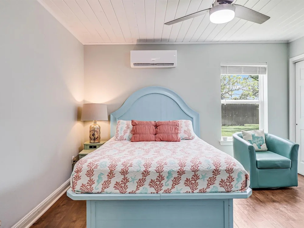 photo 1 of Coast Oaks Cottage 2 1 Bedroom Cottage by RedAwning