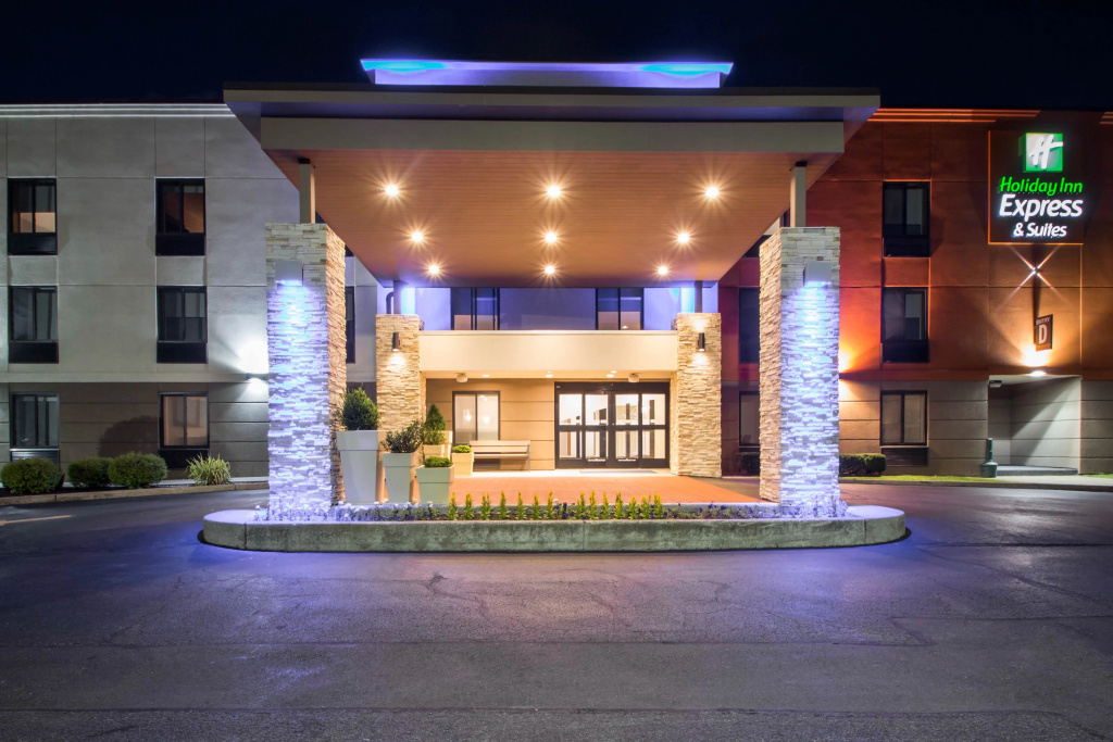 photo 1 of Holiday Inn Express and Suites Albany Airport- Wolf Road by IHG