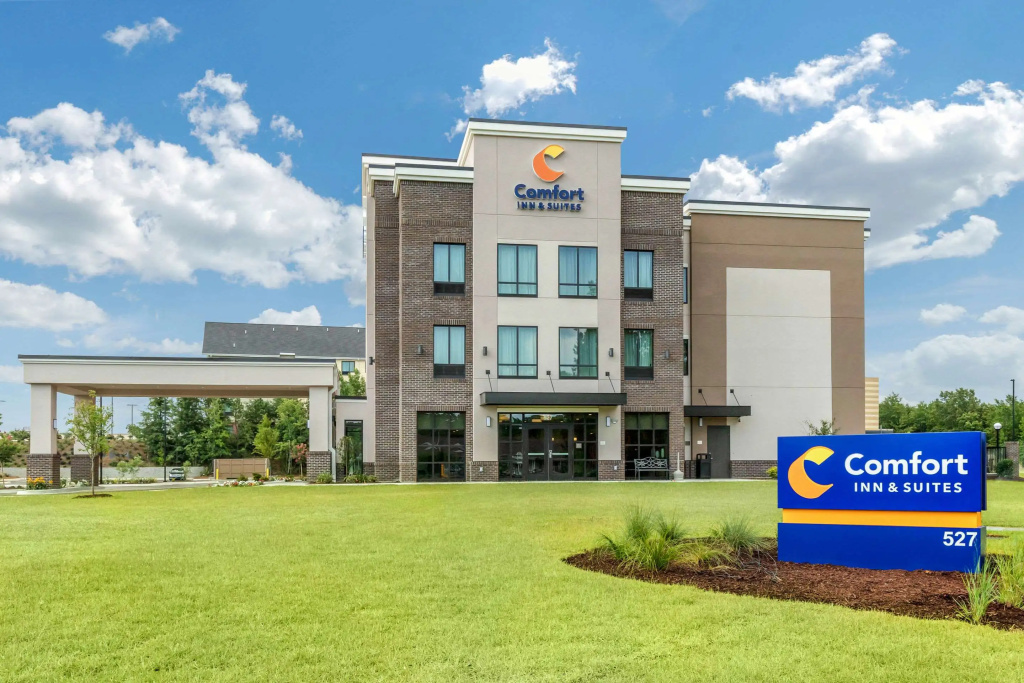 photo 1 of Comfort Inn & Suites