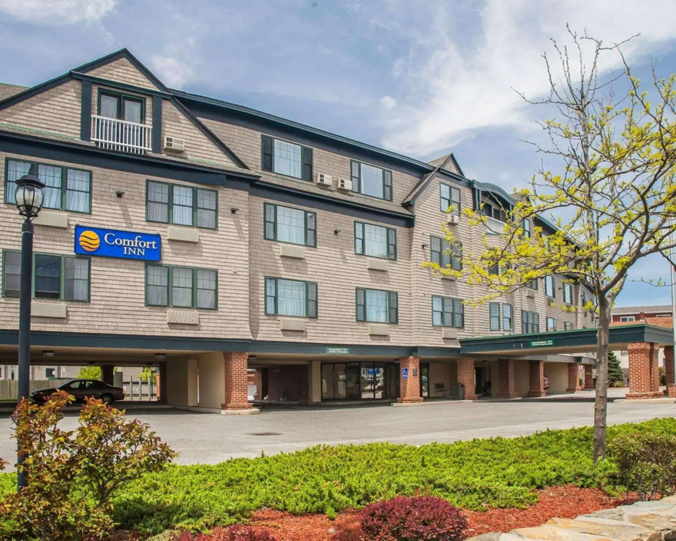 photo 1 of Comfort Inn at Newport Beach Middletown