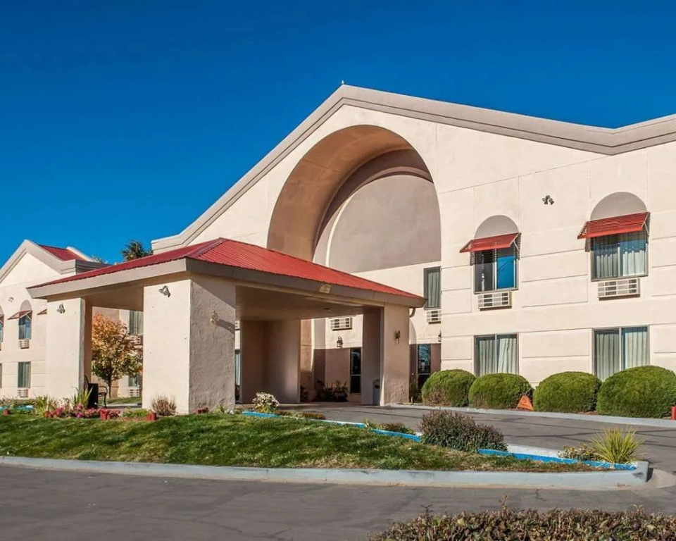 photo 1 of Comfort Inn Farmington