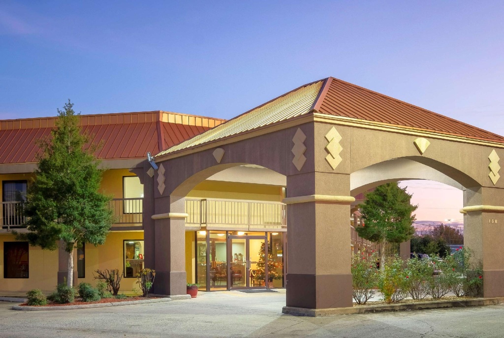 photo 1 of Red Roof Inn & Suites Oxford